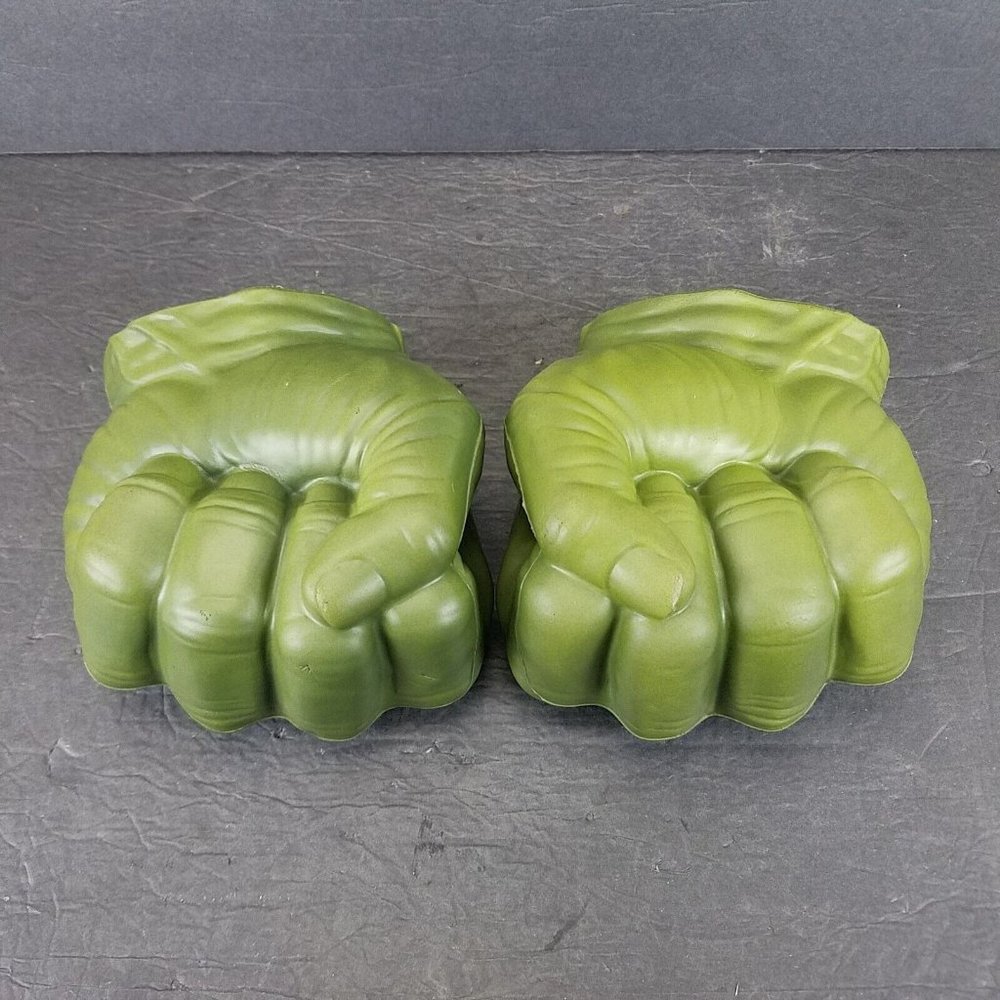 Incredible Hulk Foam Fists Gloves Kids Hulk Hands Marvel Hasbro Avengers 2011